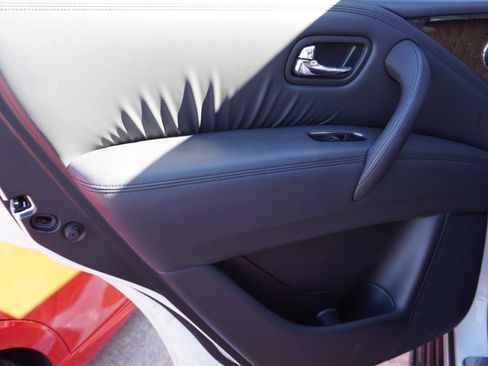 Used 2012 INFINITI QX56 2WD w/ Deluxe Touring Pkg image 24