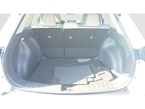 Used 2024 Toyota Corolla Cross L FWD image 9