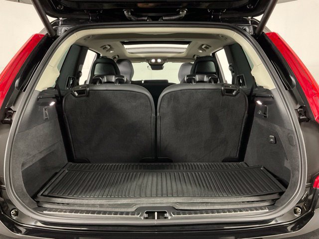 Certified 2025 Volvo XC90 B5 Plus w/ Protection Package AWD/4WD image 36