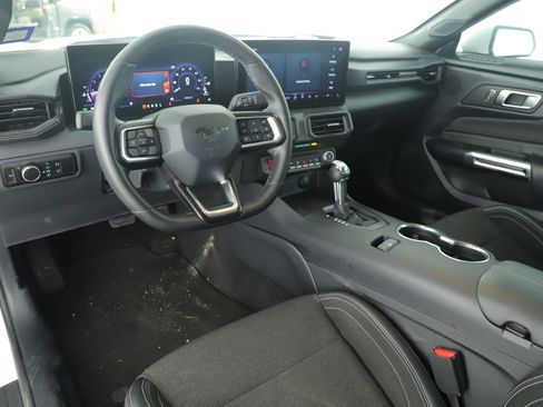 Used 2024 Ford Mustang Coupe RWD image 7