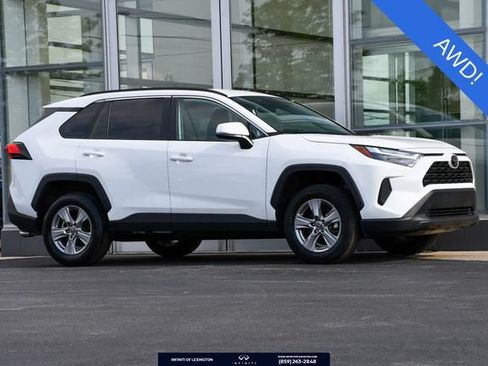 Used 2025 Toyota RAV4 XLE AWD/4WD image 1