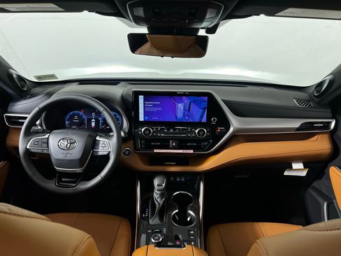 New 2026 Toyota Highlander Platinum image 22