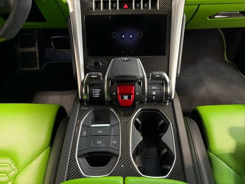 Used 2022 Lamborghini Urus image 20