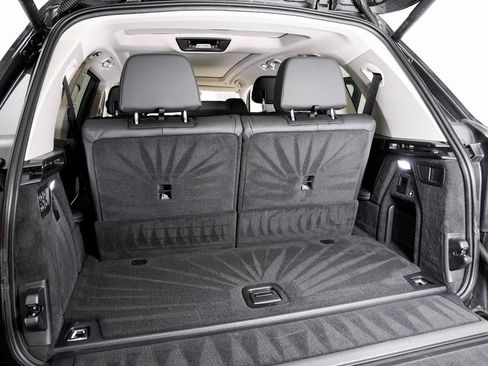 Used 2022 BMW X7 xDrive40i w/ Premium Package image 27