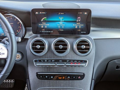 Used 2022 Mercedes-Benz GLC 300 4MATIC image 19