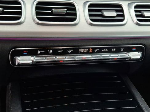 Used 2024 Mercedes-Benz GLE 450e 4MATIC image 16