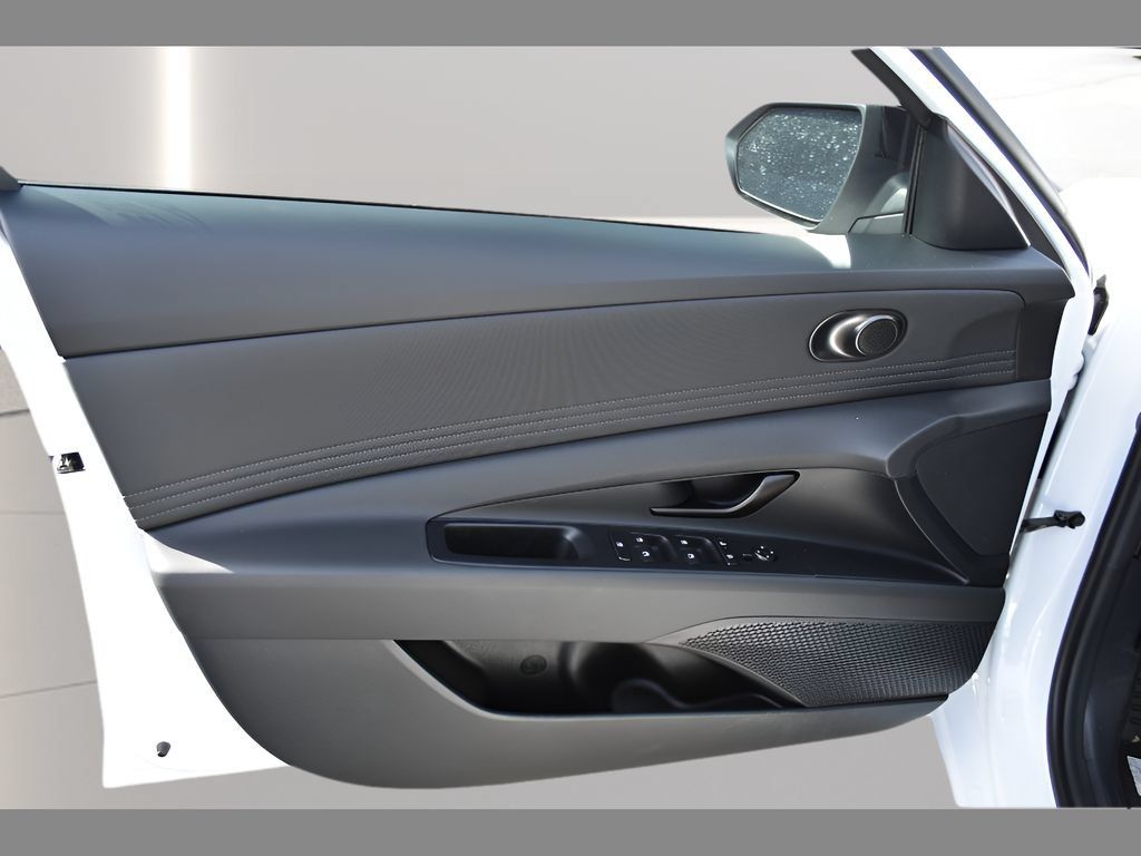 New 2026 Hyundai Elantra SEL FWD image 15