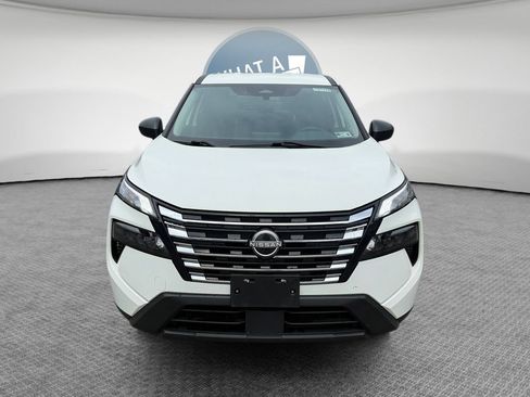 Used 2024 Nissan Rogue S AWD/4WD image 9