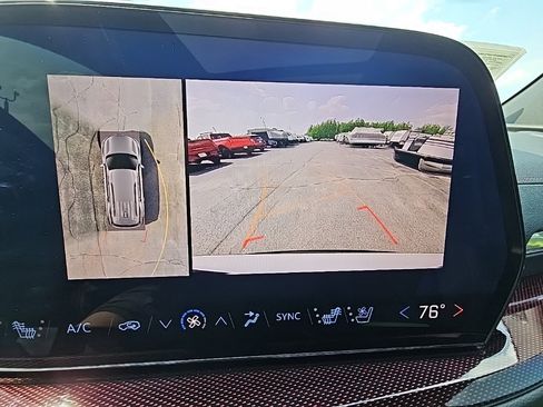 Used 2024 Chevrolet Traverse RS image 16