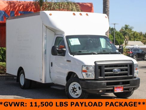 Used 2019 Ford E-350 and Econoline 350 Super Duty image 2