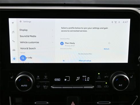 Used 2023 Toyota Highlander XLE image 11