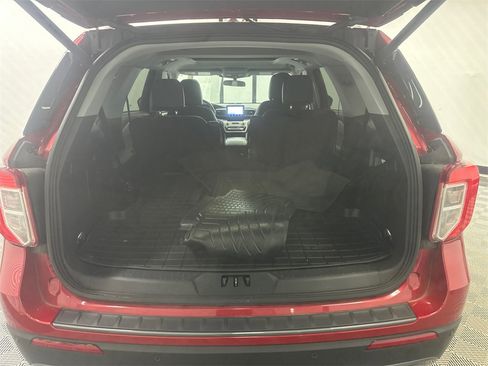 Used 2023 Ford Explorer XLT w/ Equipment Group 202A image 19