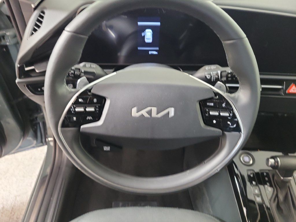 Used 2023 Kia Niro FWD image 15