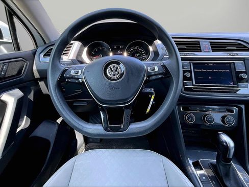 Used 2020 Volkswagen Tiguan S FWD image 11