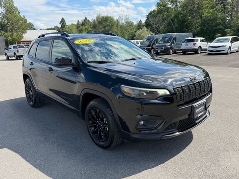 Used 2023 Jeep Cherokee Altitude Lux AWD/4WD image 7