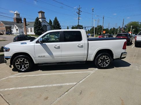Used 2025 RAM 1500 Laramie AWD/4WD image 11