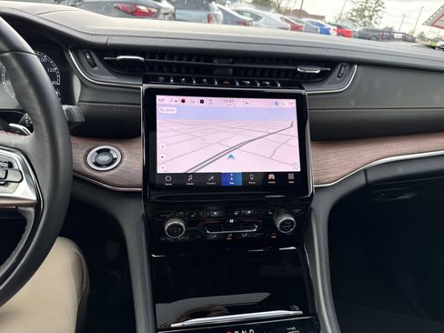 Used 2022 Jeep Grand Cherokee L Summit w/ Advanced Protech Group IV image 20