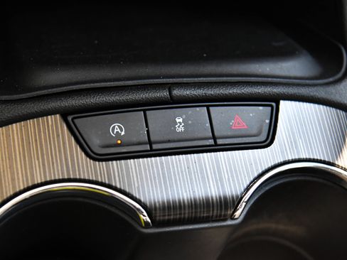 Used 2023 GMC Acadia SLT FWD image 27