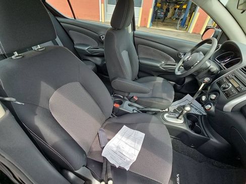 Used 2014 Nissan Versa SV FWD image 30