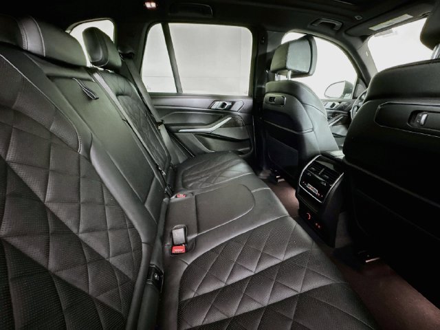 Used 2024 BMW X5 sDrive40i RWD image 23