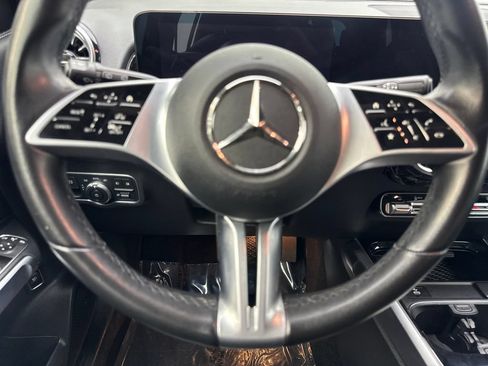 Used 2025 Mercedes-Benz GLB 250 w/ Exclusive Package image 54