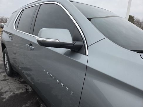 Used 2023 Chevrolet Traverse LT FWD image 6