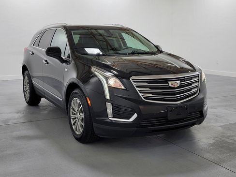 Used 2017 Cadillac XT5 Luxury AWD/4WD image 2