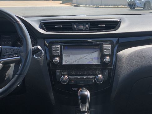 Used 2017 Nissan Rogue Sport SV w/ SV Premium Package image 31