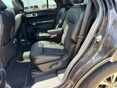 Used 2022 Ford Explorer ST-Line w/ Class IV Trailer Tow Package AWD/4WD image 12