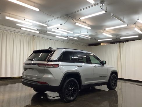 New 2026 Jeep Grand Cherokee Altitude AWD/4WD image 6