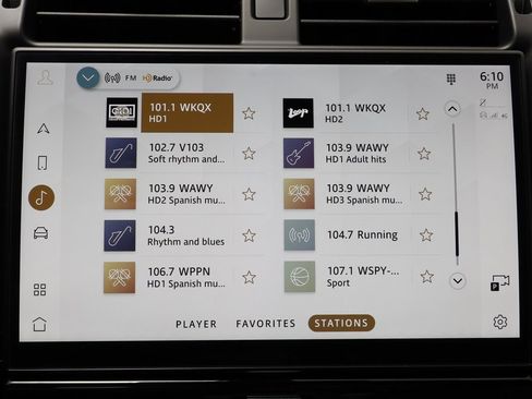 Used 2024 Land Rover Discovery Dynamic SE image 10