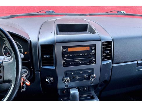 Used 2010 Nissan Titan SE w/ SE Value Truck Pkg AWD/4WD image 7