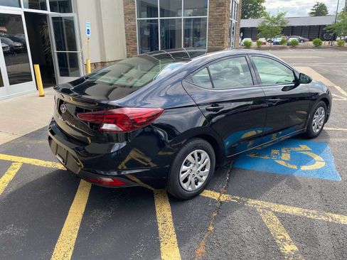 Used 2019 Hyundai Elantra SE FWD image 4