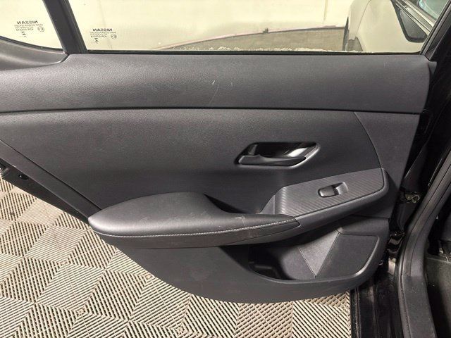 Used 2025 Nissan Sentra SV FWD image 19