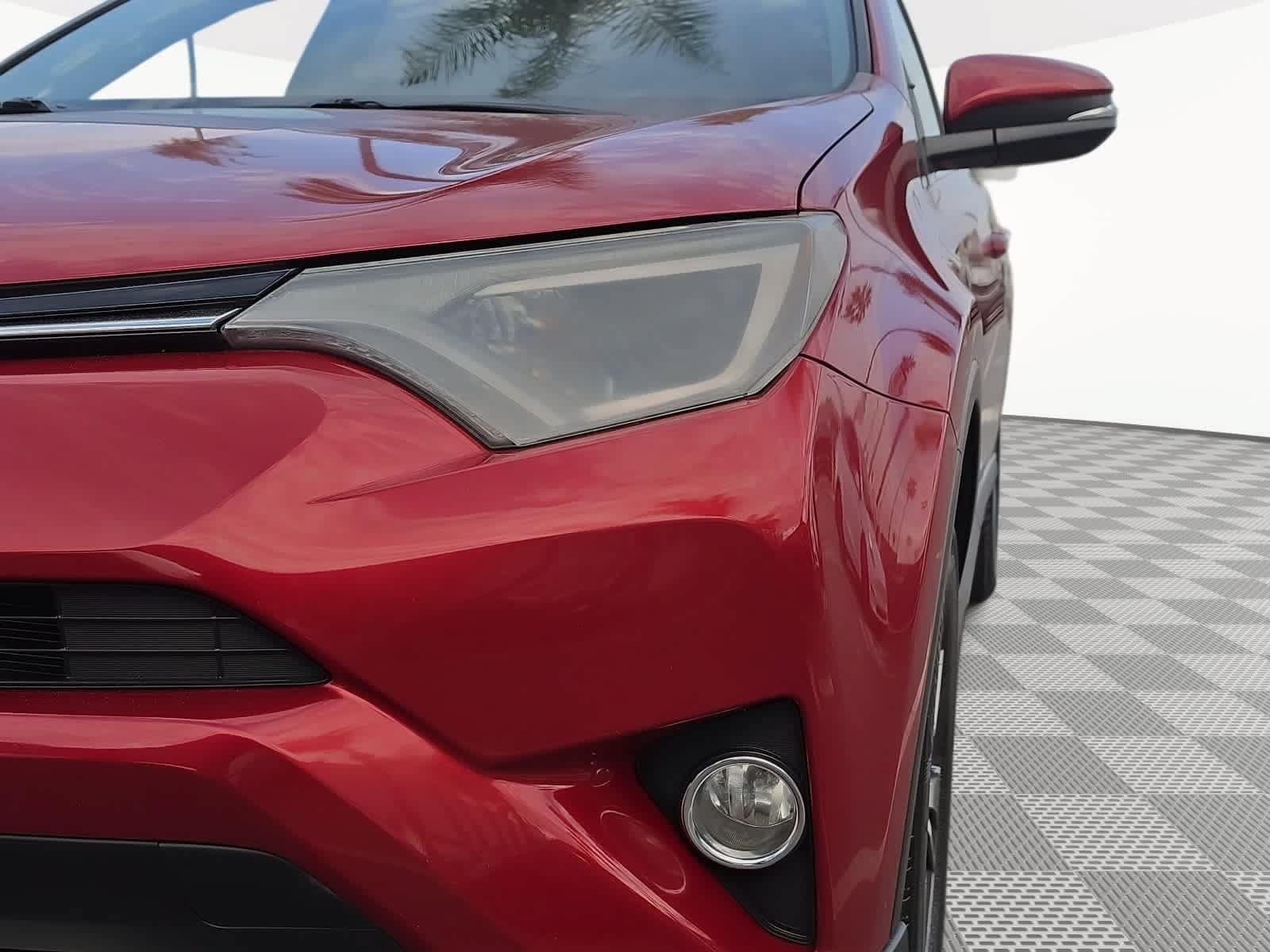 Used 2018 Toyota RAV4 XLE w/ All Weather Liner Package FWD image 4