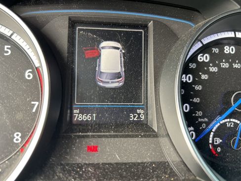 Used 2017 Volkswagen Golf R 4-Door image 13