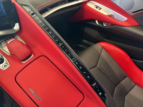 Used 2025 Chevrolet Corvette Stingray Preferred Cpe w/ 2LT image 34