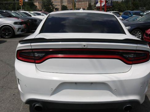 Used 2017 Dodge Charger R/T Scat Pack w/ Beats Audio Group RWD image 6