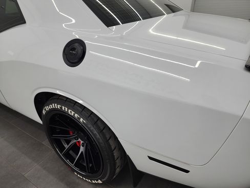 Used 2017 Dodge Challenger SRT Hellcat RWD image 30