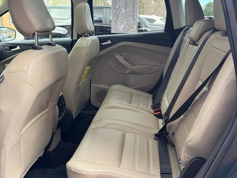Used 2019 Ford Escape Titanium AWD/4WD image 16