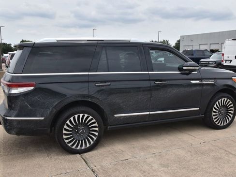 Used 2024 Lincoln Navigator Premiere AWD/4WD image 6