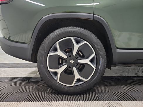 Used 2023 Rivian R1S Adventure image 12