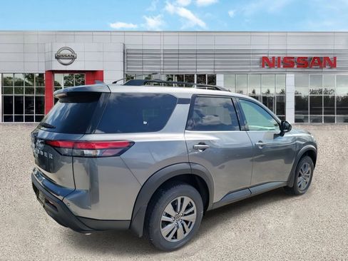 New 2025 Nissan Pathfinder SV image 2