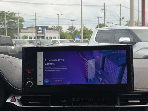 Used 2026 Toyota Sienna XSE FWD image 15
