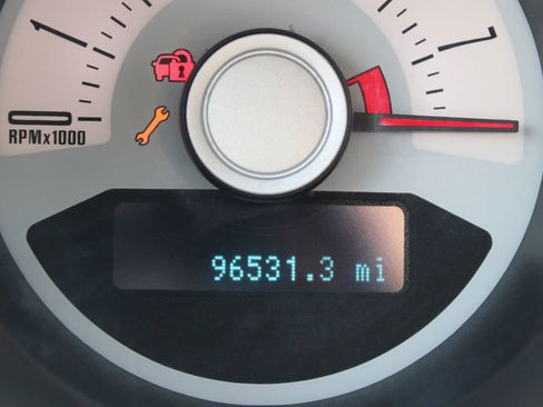 Used 2011 Ford Mustang GT Premium RWD image 22
