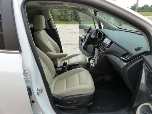 Used 2019 Buick Encore Essence w/ Experience Buick Package AWD/4WD image 45