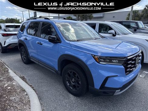 Used 2023 Honda Pilot TrailSport image 1