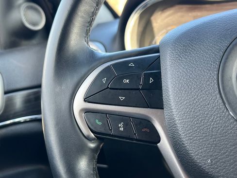 Used 2019 Jeep Grand Cherokee Limited image 20