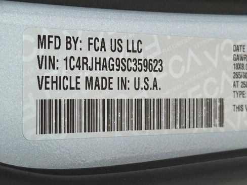 New 2025 Jeep Grand Cherokee Altitude image 37