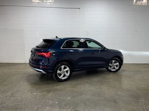 Used 2020 Audi Q3 2.0T Premium w/ Convenience Package AWD/4WD image 3